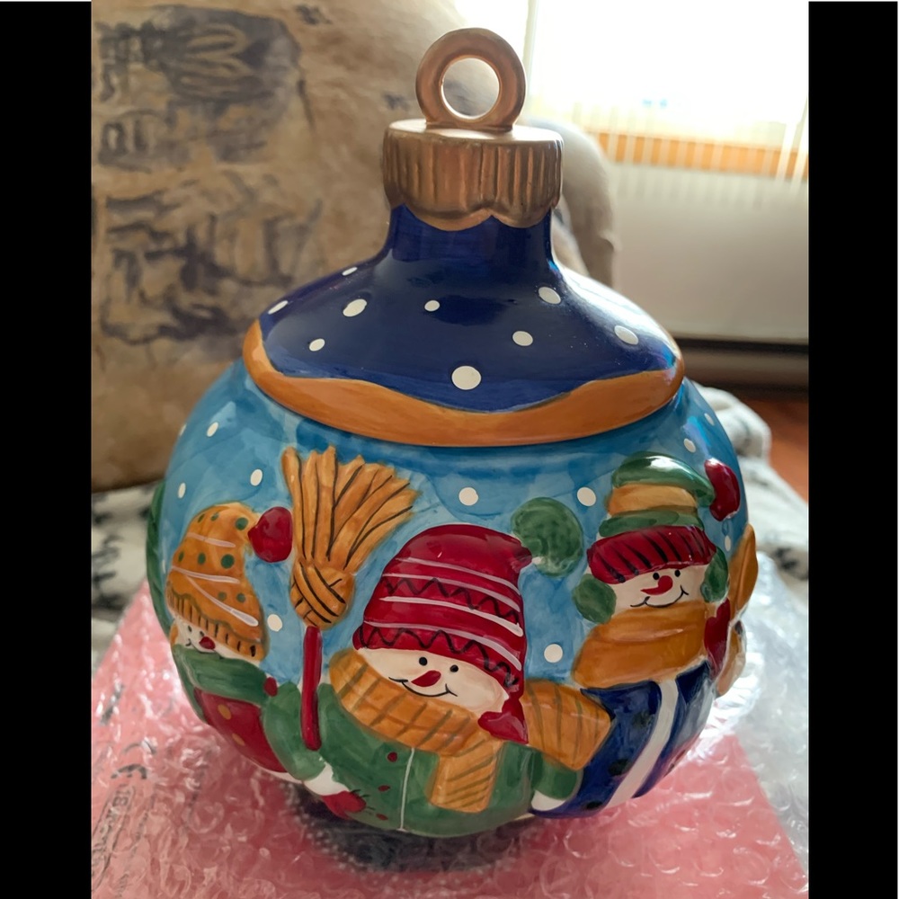 Gallery collection Christmas Cheer cookie jar ornament